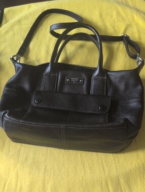 Fossil Black Pebbled Leather Top-Handle Shoulder Bag